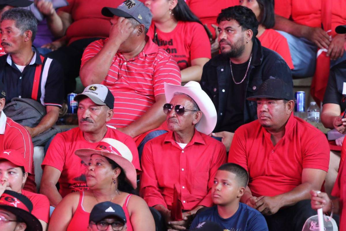 Reapariciones y respaldo a Rixi: las imágenes que dejó la asamblea de Libre en Tegucigalpa