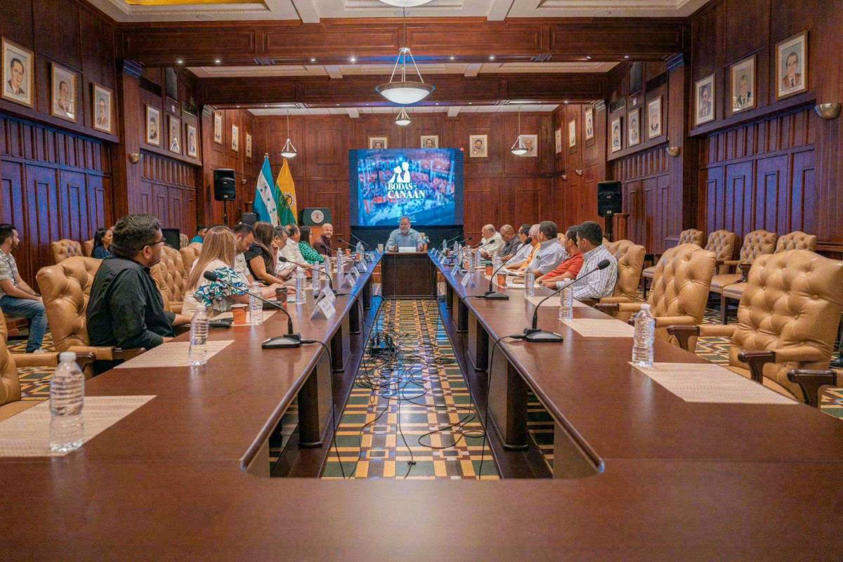 Unas 1,000 parejas tienen oportunidad de casarse en las bodas Canaán