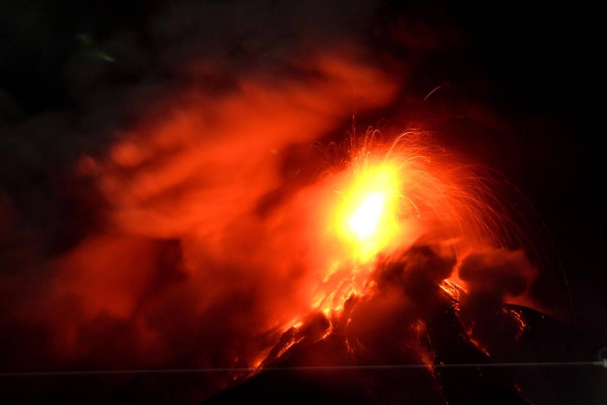 “Hay personas que no quieren ser evacuadas”: aldeas en alerta ante aumento de erupciones de volcán de Fuego