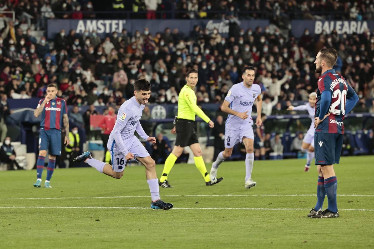 Pedri festejando el golazo marcado ante Levante. Foto EFE.