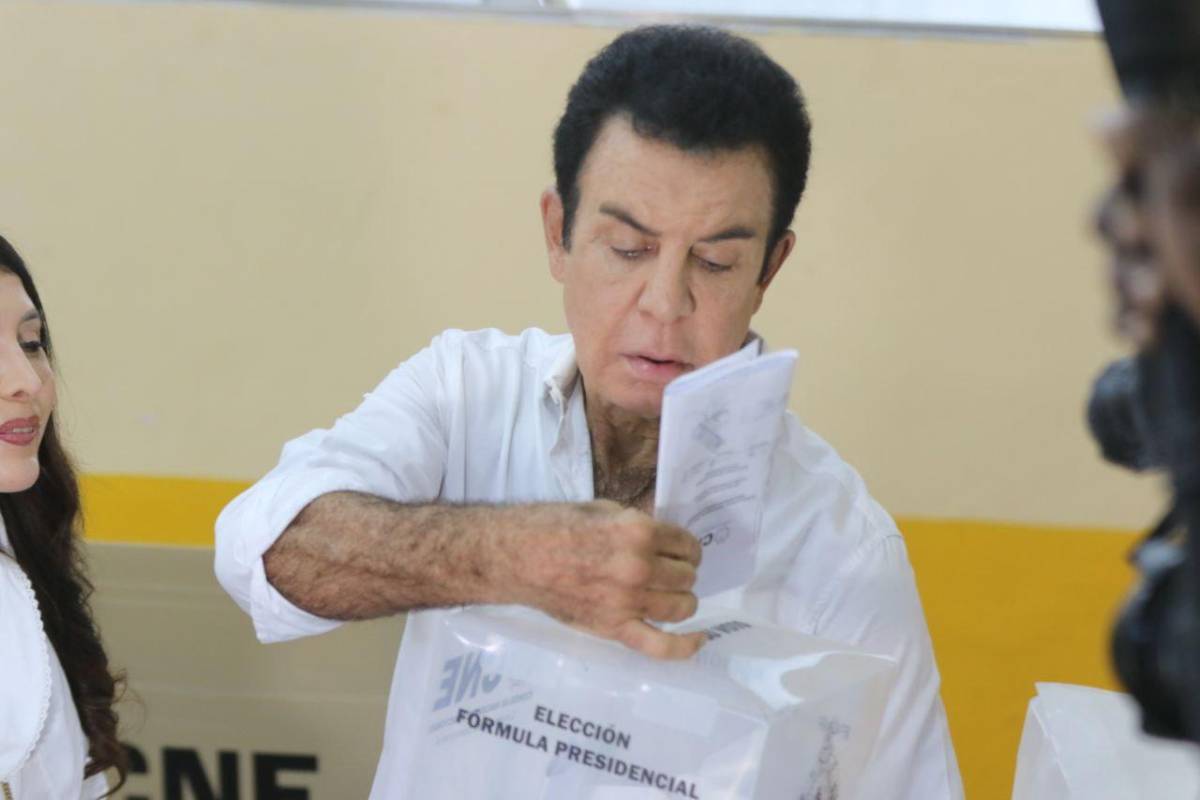 Así llegó Salvador Nasralla a ejercer el sufragio este 30 de noviembre