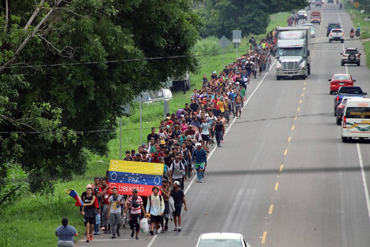 Sale la primera caravana migrante de venezolanos