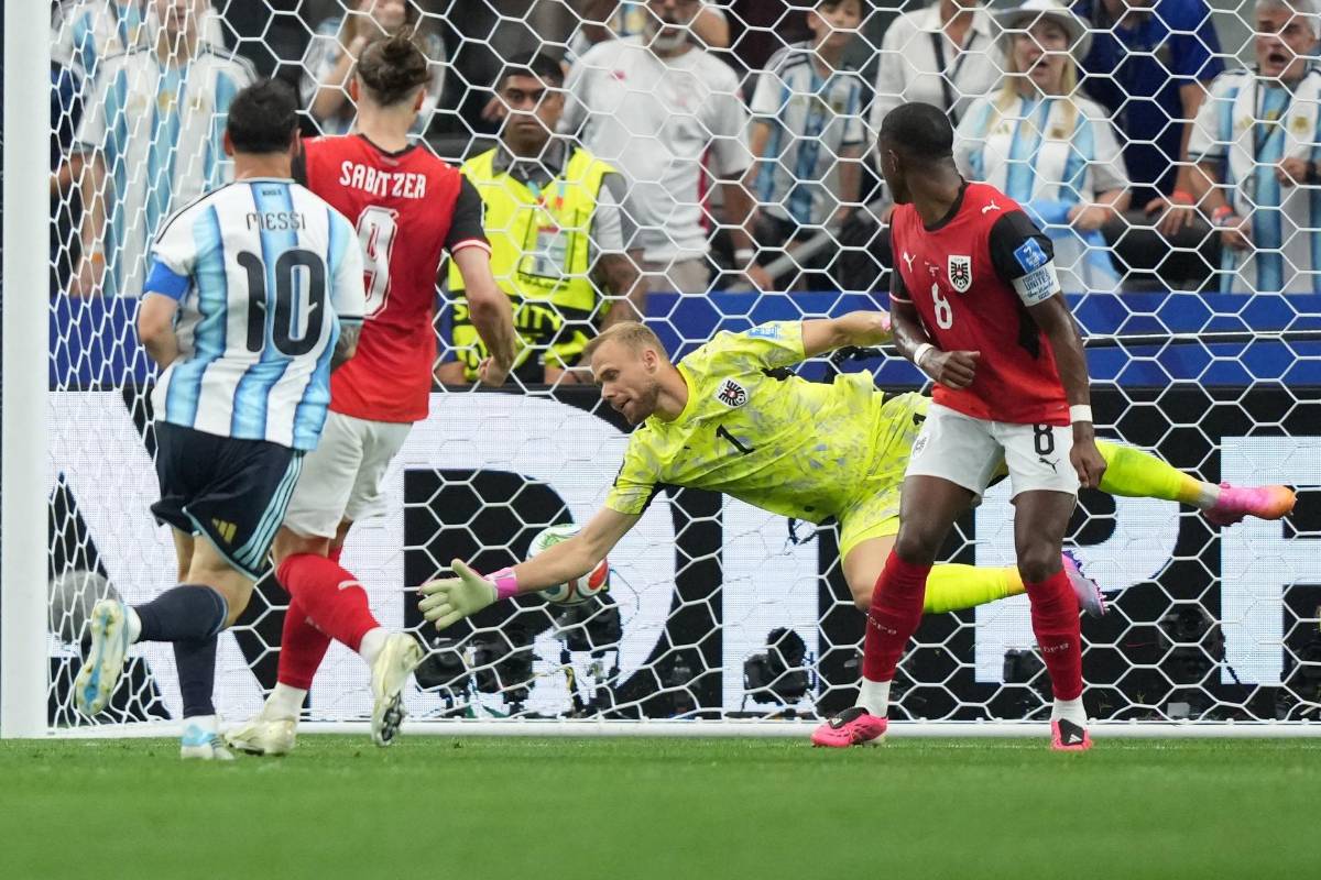 Messi hace historia, beso de Shakira, hondureña sorprende y mala noticia en Argentina