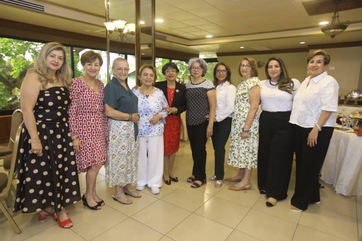 El Club Internacional de Mujeres celebra a la Mamá del Año, en SPS