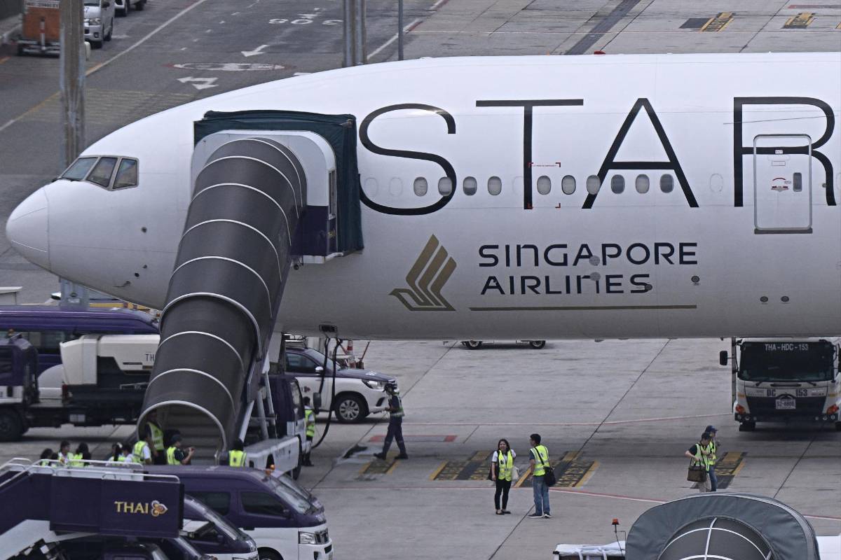 Veinte pasajeros del vuelo de Singapore Airlines están en cuidados intensivos