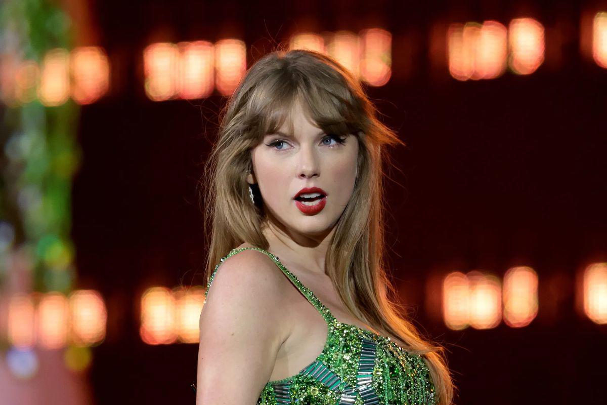 Cantante acusa a Taylor Swift de realizar rituales satánicos