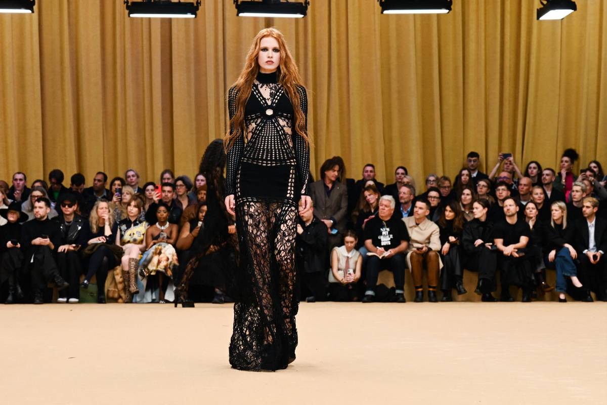 Casas de moda italiana se lucen en Milán