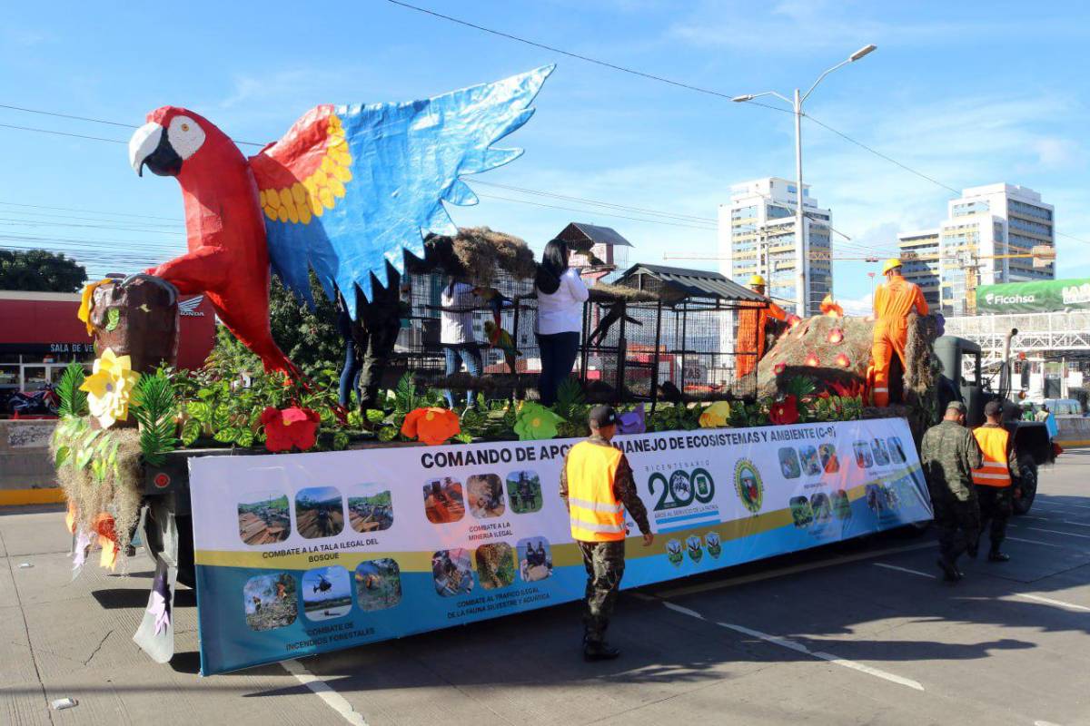 Con despliegue militar, las Fuerzas Armadas celebran los 200 años de creación del Ejército