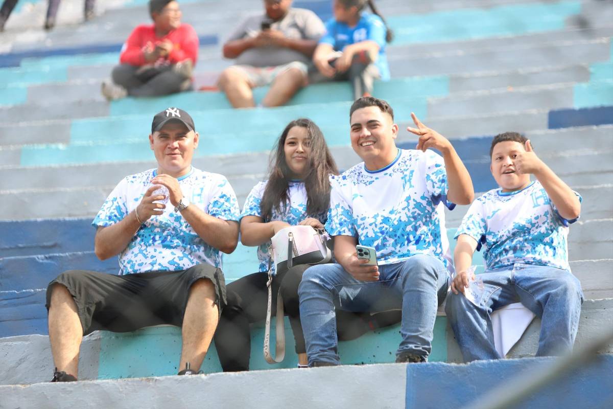 Euforia en San Pedro Sula: multitudes llegan al estadio Francisco Morazán