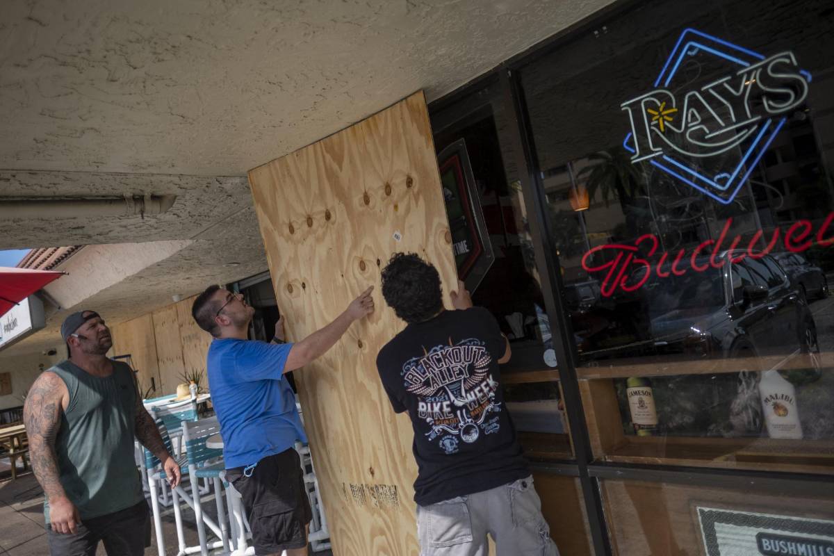 Biden promete a Florida “toda” su ayuda frente al huracán Ian