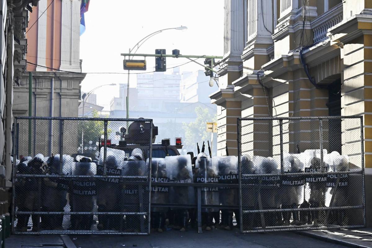 Evo Morales afirma que el alzamiento militar en Bolivia “parece ser un autogolpe”