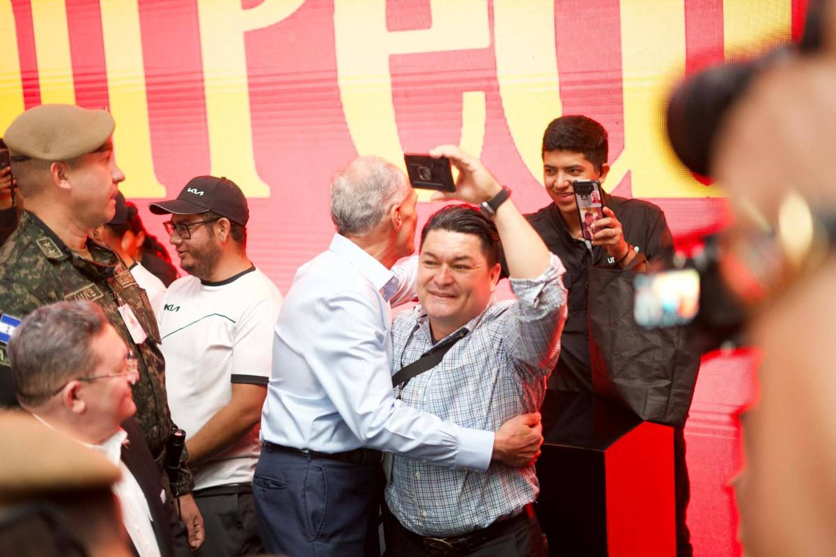 Campeón del mundo presenta la Copa en Honduras, figuras y Carolina Lanza sorprende