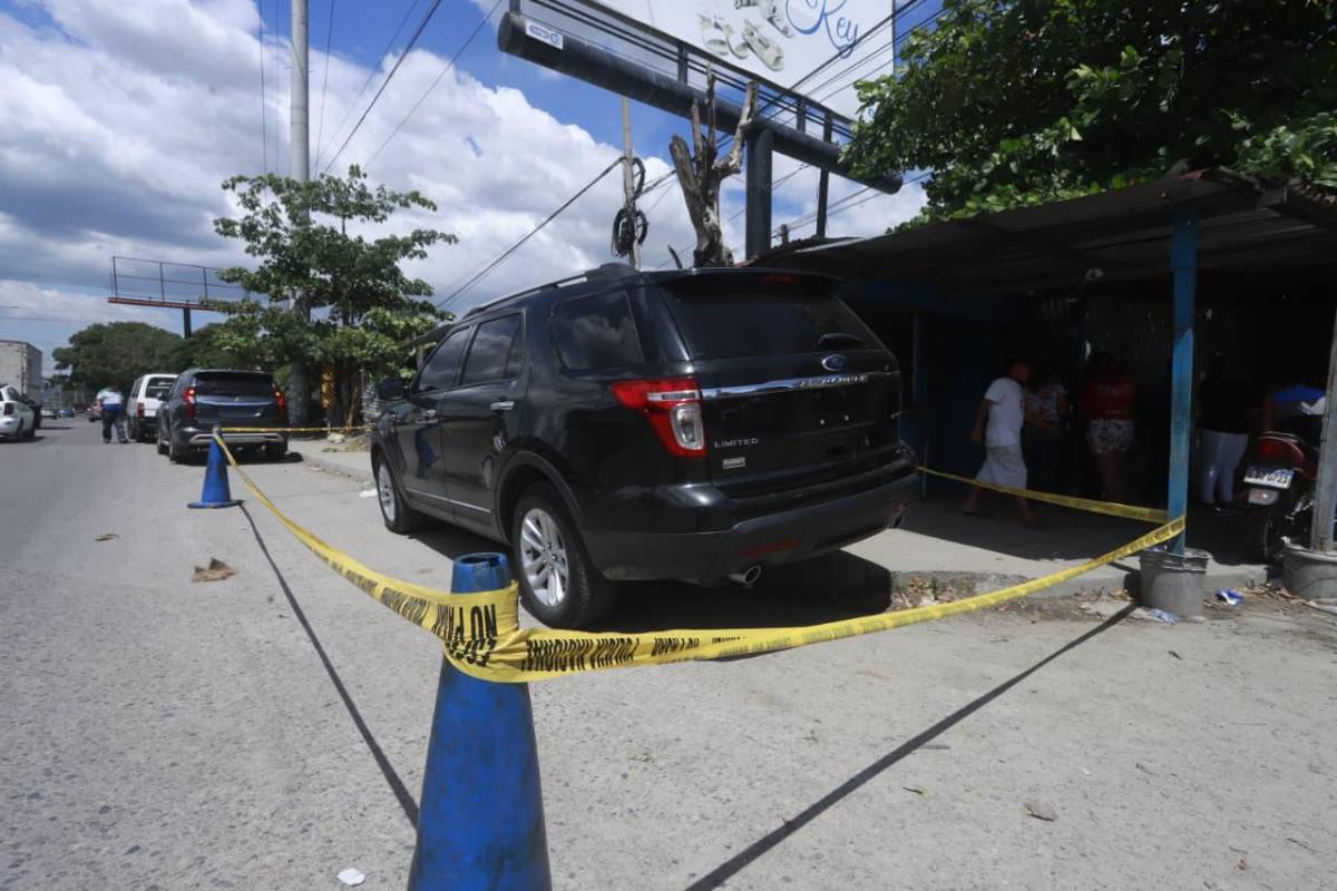 Lo que se sabe de la mujer hallada muerta en camioneta en SPS; su esposo está requerido