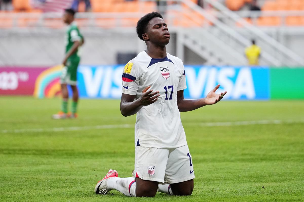 El hijo de Maynor Figueroa, exjugador de la Selección de Honduras, celebrando su gol ante Burkina Faso.