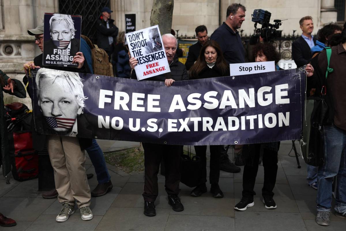 Justicia británica aplaza decisión sobre extradición de Assange