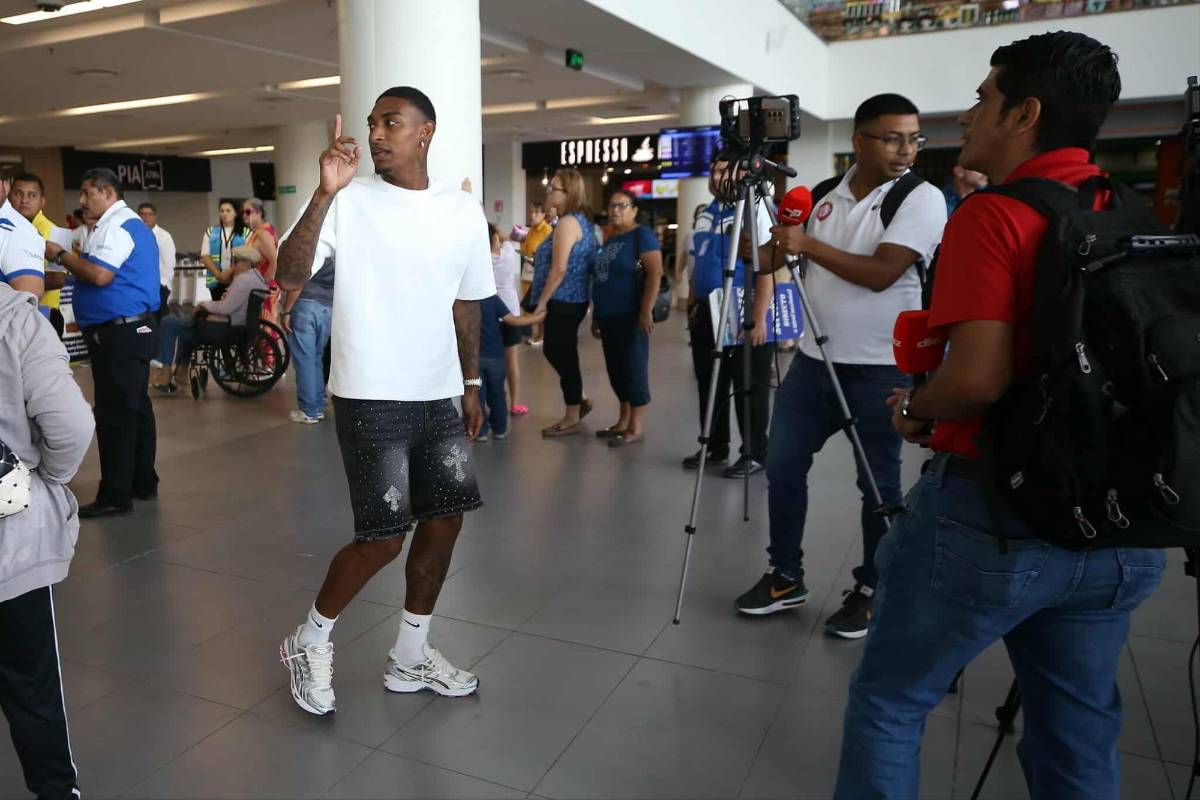 Supremo apareció y sorprendió a legionario; furor y así llegó Choco Lozano