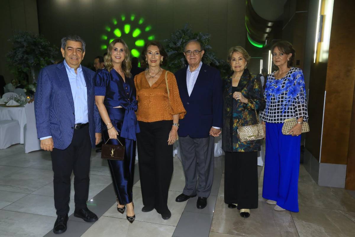Realizan homenaje por su trayectoria empresarial a Flabio Tinoco