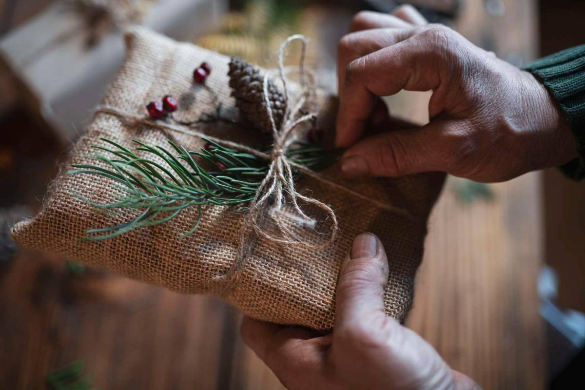 Envuelva sus regalos con creatividad
