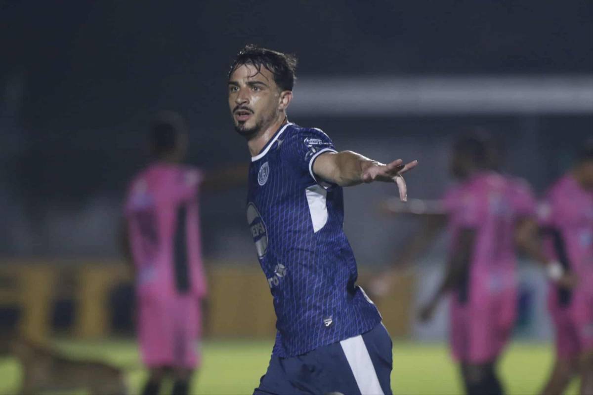 Motagua festeja, show de 'Firulais', jugador llora y Mathías falló en Choloma