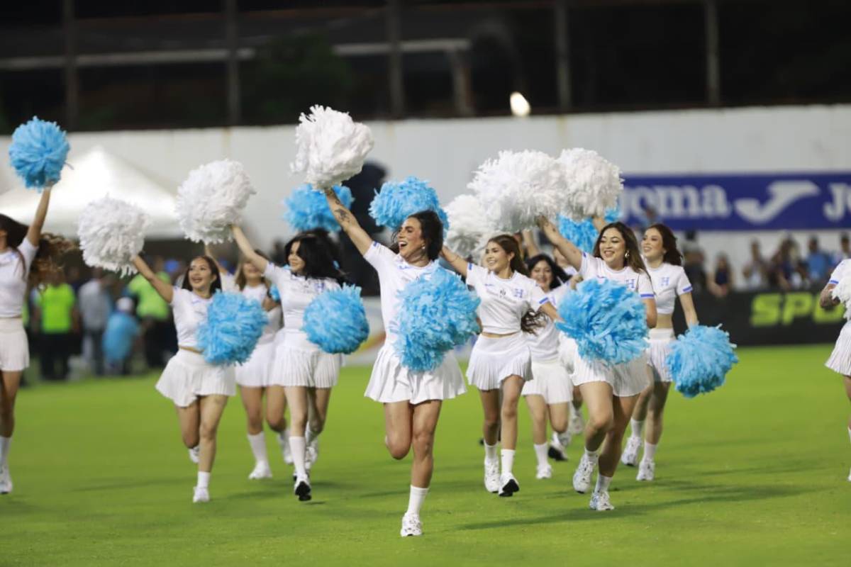 Sensuales y encantadoras pomponeras en La Gran Revancha