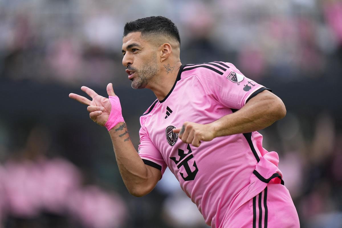 Luis Suárez se destapó con un doblete para firmar sus primeros goles en la MLS.