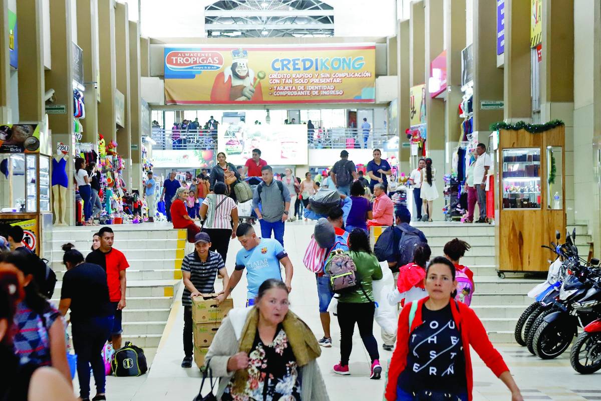 Más de 1.3 millones de viajeros circularon por la terminal de SPS