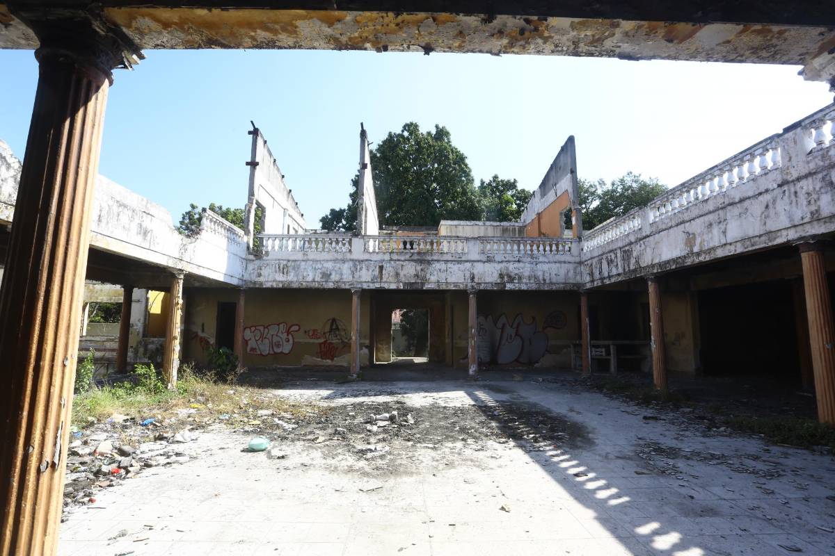 Casino Sampedrano, de sitio emblemático a baño público