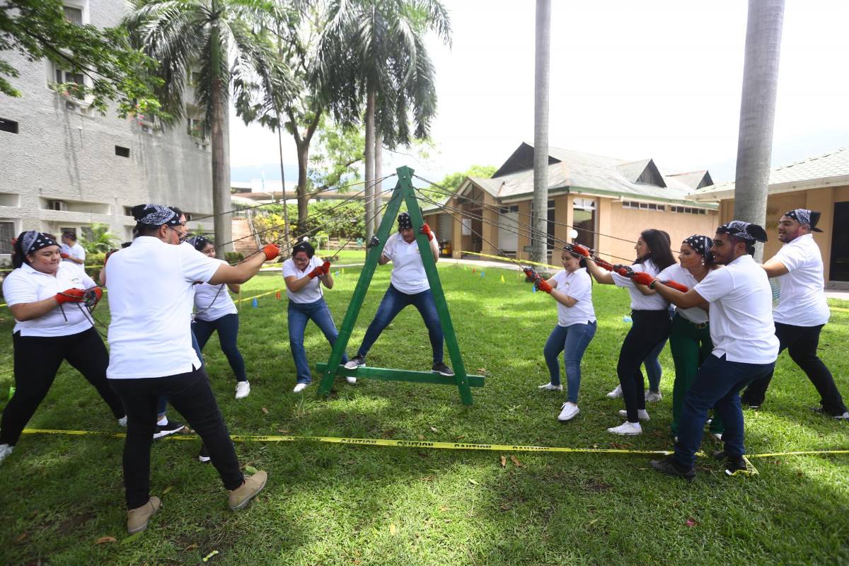 Una de las dinámicas realizadas en la jornada de capacitación de UTH que tuvo lugar en el hotel Copantl en el marco de su 38 aniversario.