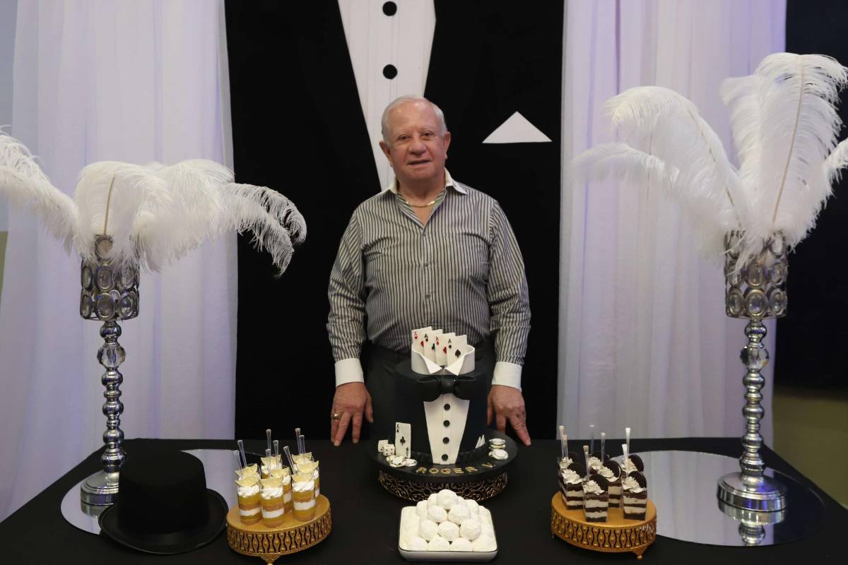 Don Roger Valladares celebra un año más de vida lleno de salud