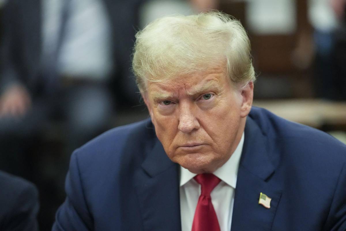 Juez ordena a Trump informar a supervisora si quiere abrir negocios o transferir activos