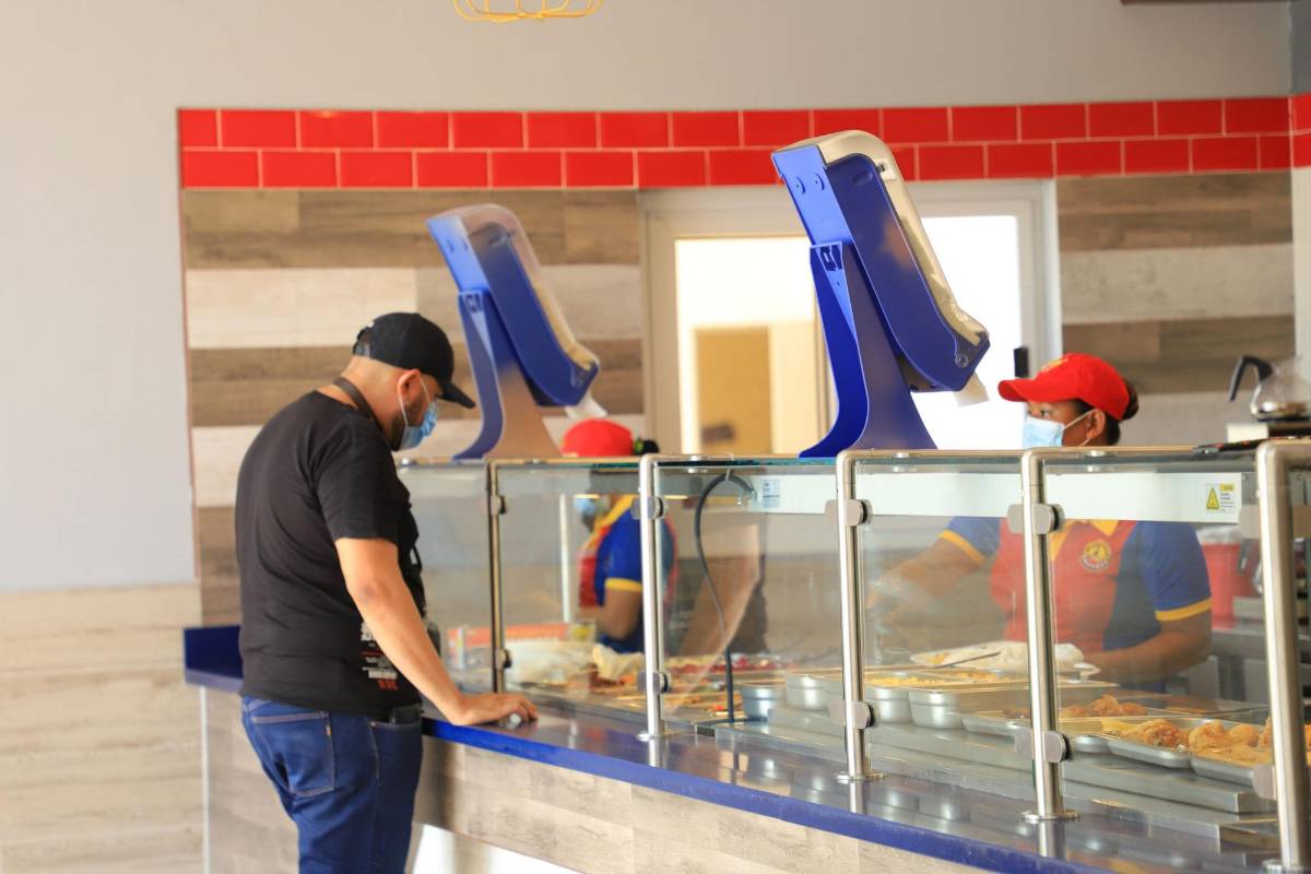 Viajeros ya no comerán baleadas en el aeropuerto de SPS: la razón del cierre de Baleadas Express