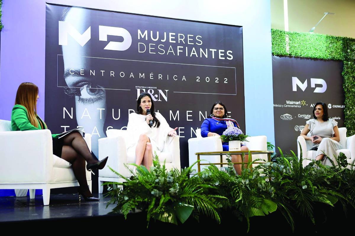 Jenny Fernández, Alida Boer, Pamela Rodas y Pili Luna durante el primer foro. Fotos Yoseph Amaya