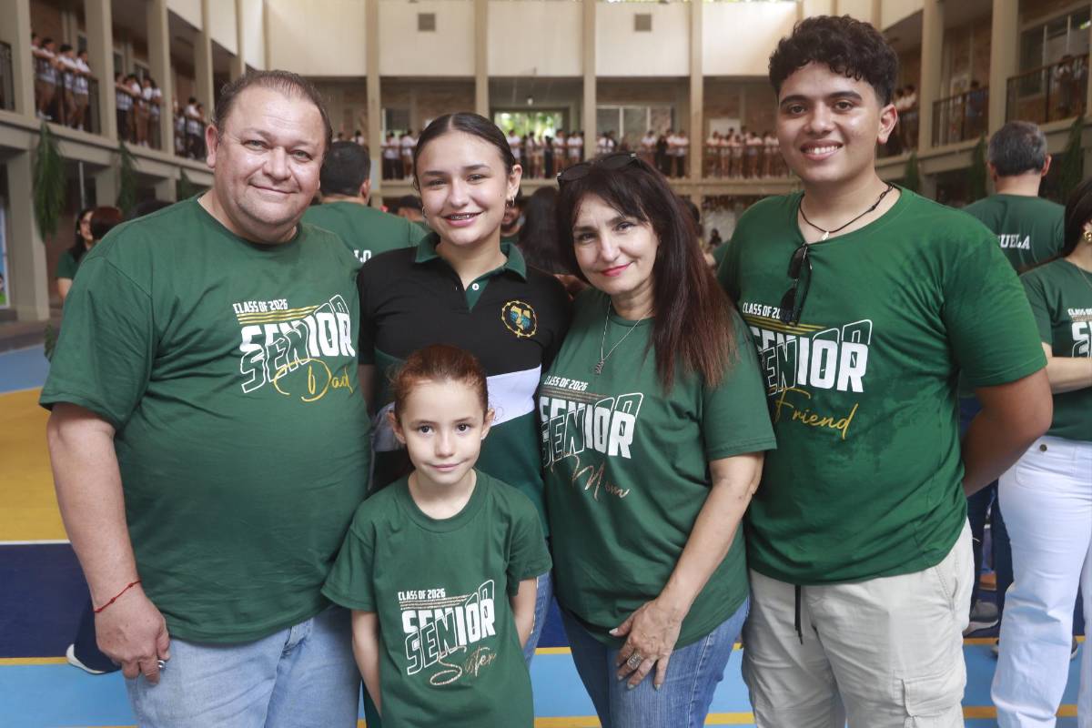 FOTOS: Seniors 2026 de la Franciscan School celebran su entrada triunfal