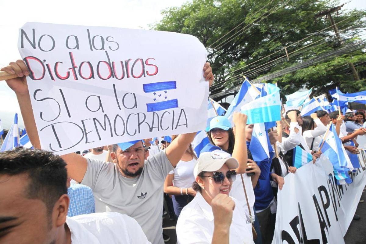 Perdimos el TPS por culpa del familión: Nacionalistas protestan en Tegucigalpa