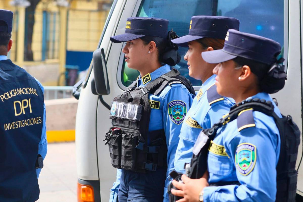 Olimpia-Motagua: Exgoleador aparece como Policía, susto y chica del 911 cautiva
