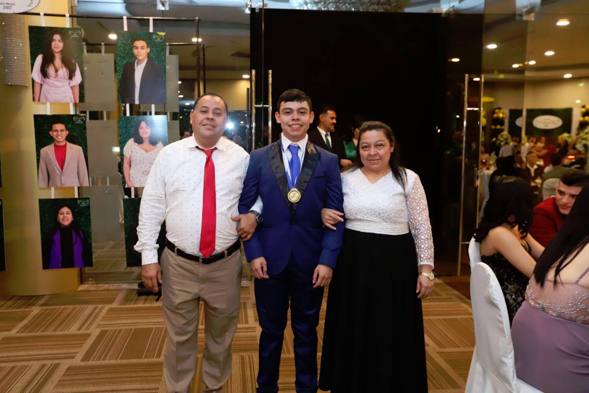 El Instituto Bilingüe Pablo Menzel celebra a sus recién graduados