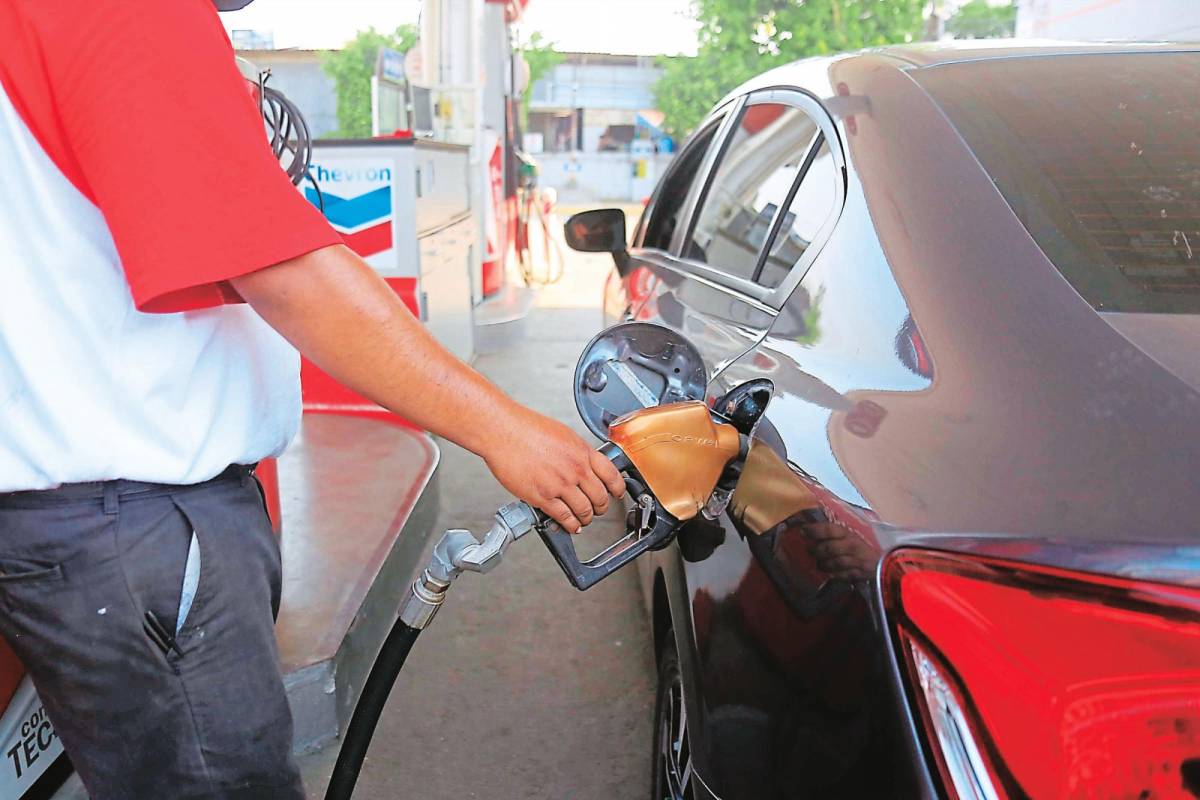 Cambio de octanaje sube costo de gasolina regular