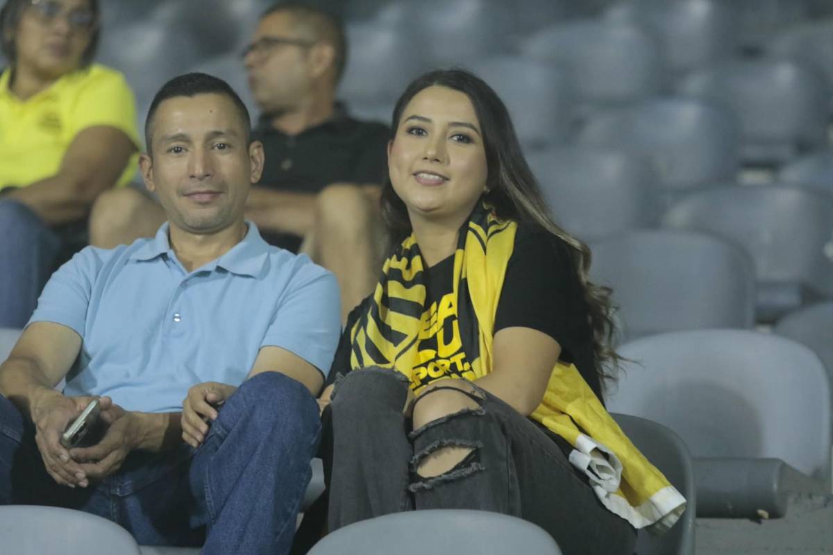 Real España festeja, chicas, debutante sorprende y jugador salió en camilla