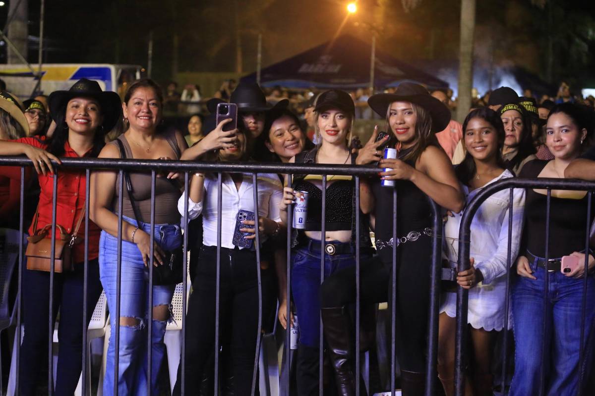 Luis Ángel El Flaco y Conjunto Primavera protagonizan tremenda fiesta romántica