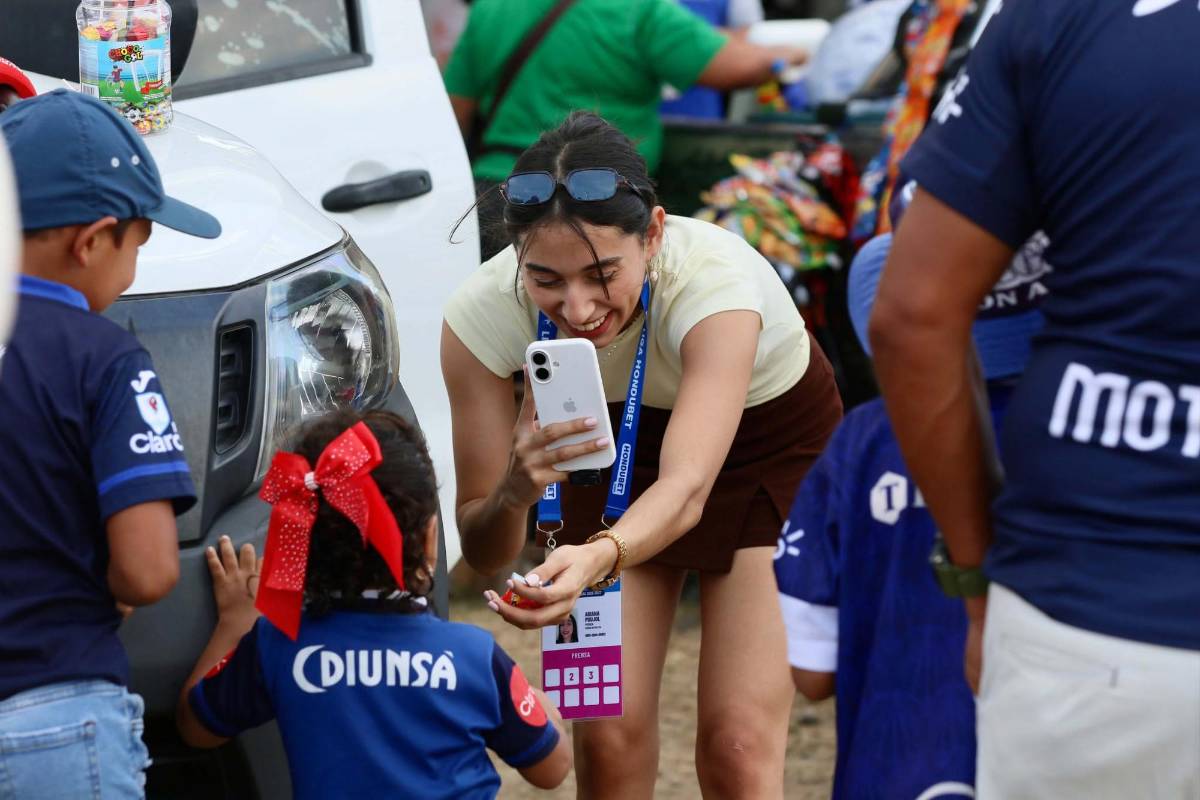 Otra vez se lesiona con Motagua, reunión de Molina y chica misteriosa enamora