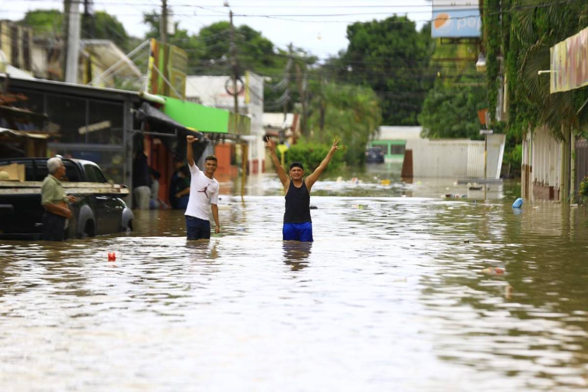 Decretan alerta verde en Cortés, Atlántida, Colón y Yoro por lluvias