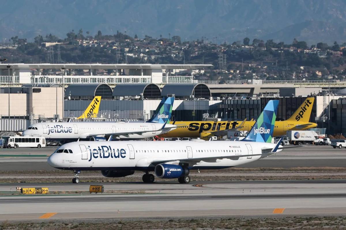 Un segundo avión fue tiroteado desde tierra en Puerto Príncipe