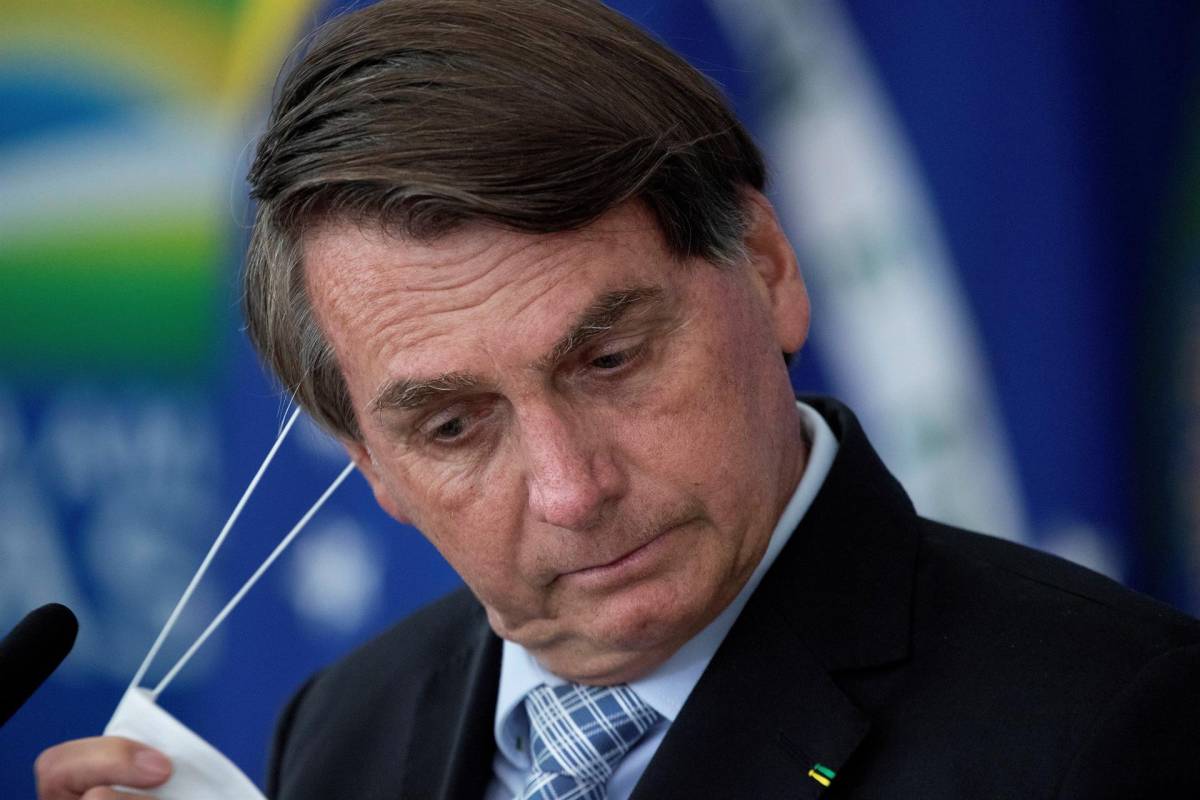 Facebook retira el video en que Bolsonaro vincula la vacuna anticovid al sida