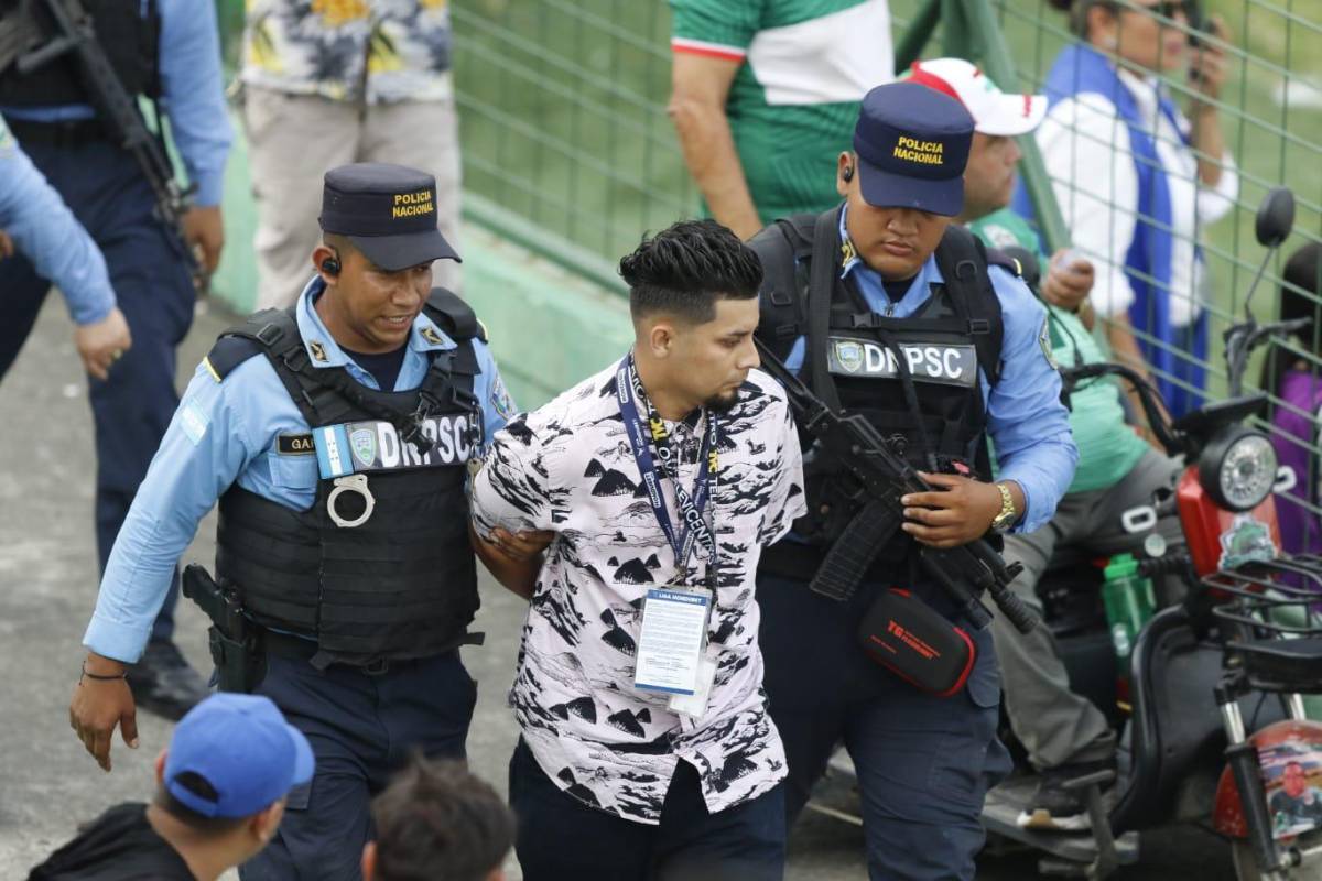 Bronca en el Marathón-Real España, expulsados, detenido y enfrentamiento