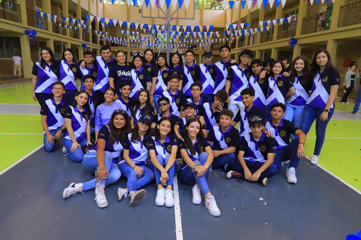 Seniors de la Franciscana celebran su entrada