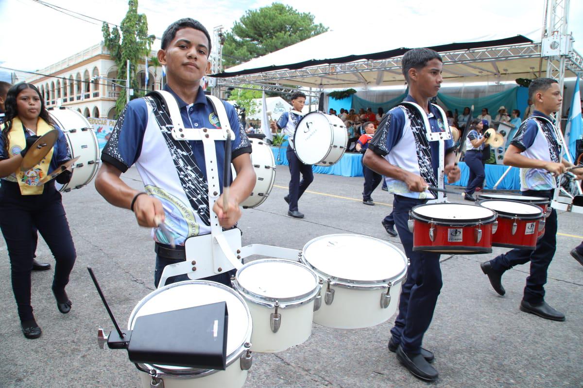 Desfiles patrios 2025: tradición y patriotismo resaltan en La Ceiba