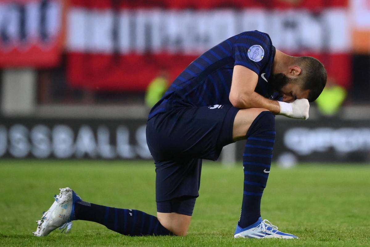 Una lesión dejó fuera del Mundial de Qatar a Benzema.