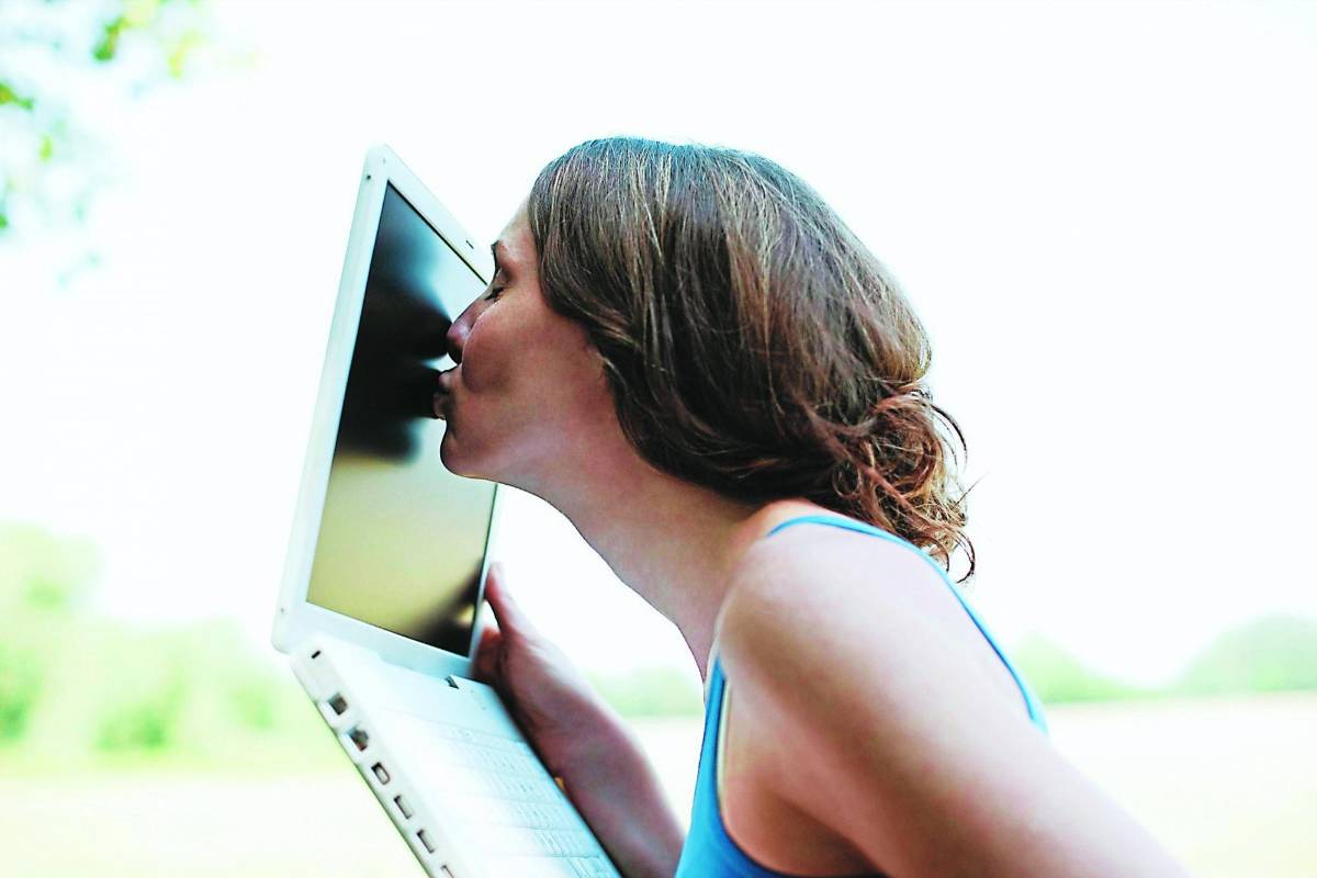 ¿ES AMORO UNA OBSESIÓN? Cuando se experimenta amor por alguien se respeta sus espacios. No se plantea interferir en los quehaceres diarios de la pareja, tampoco tiene sentido vigilar sus movimientos. Por el contrario, si existe un tipo de obsesión aparecen los celos y se busca poner barreras a la libertad del otro miembro de la pareja.