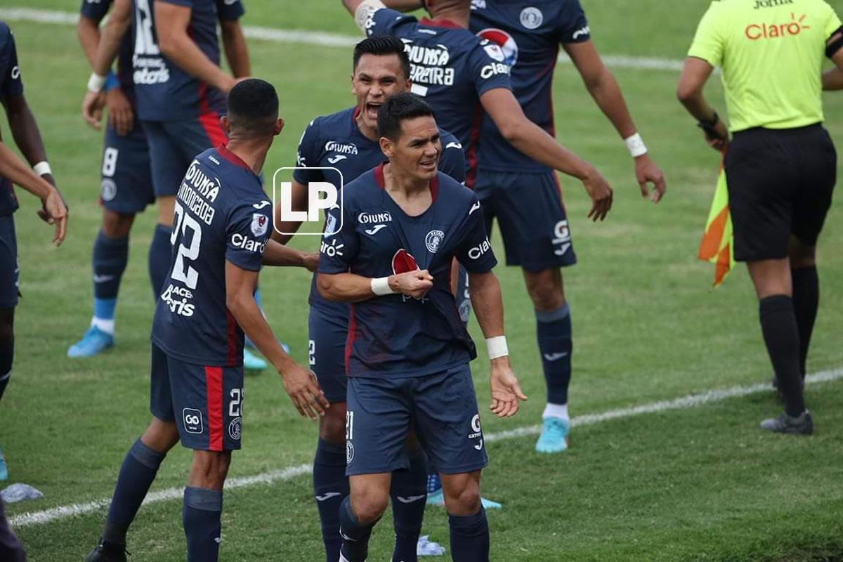 El paraguayo respondió como el arma letal del Motagua en ataque para eliminar al Olimpia.