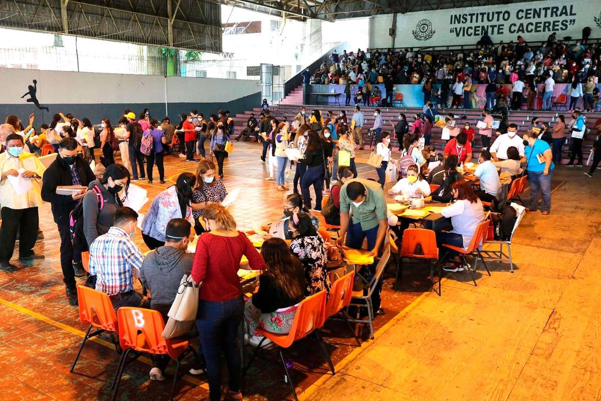 Nepotismo y corrupción denuncian en concurso docente